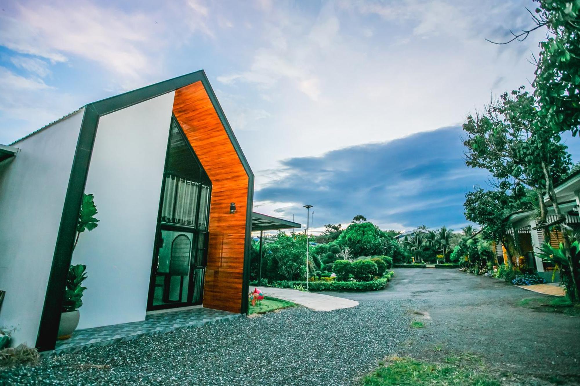 Baan Suan Mee Tang Hotel Chanthaburi Exterior photo