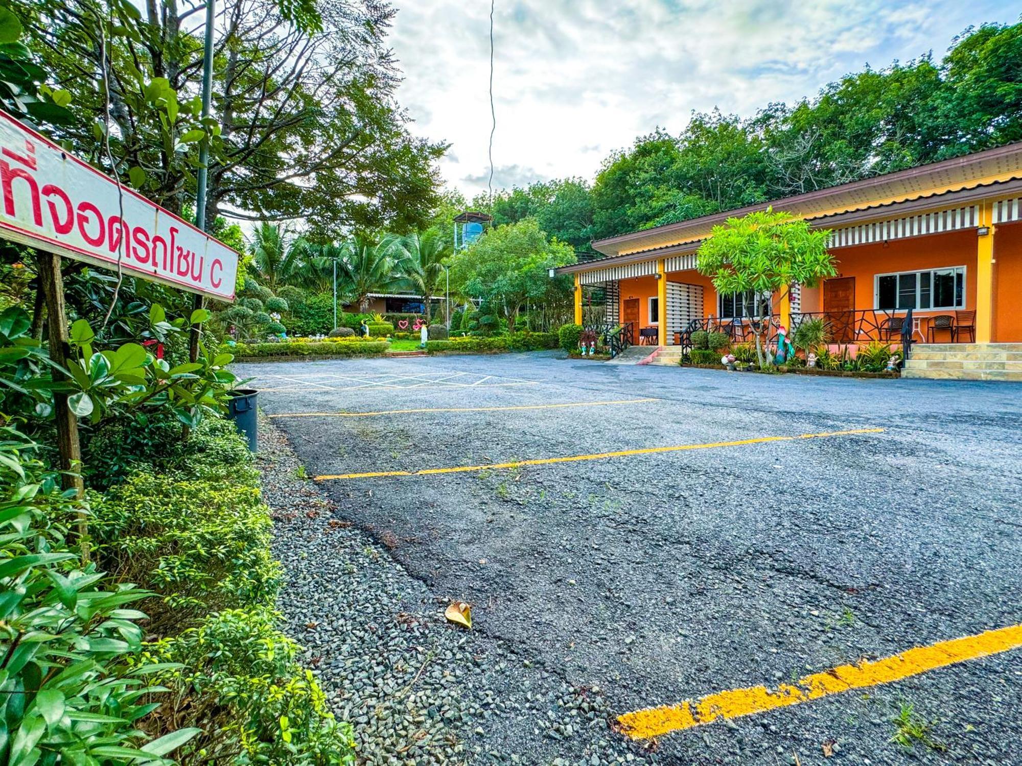 Baan Suan Mee Tang Hotel Chanthaburi Exterior photo
